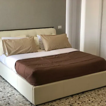 Luxury Suites Apartment